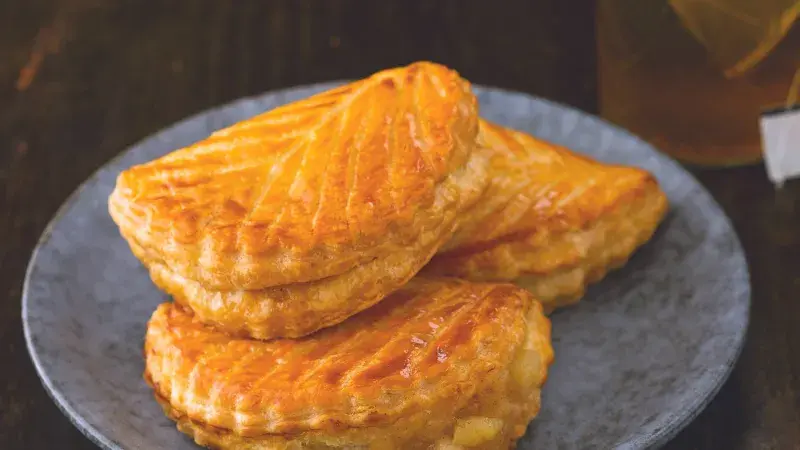 Jablečné kapsičky z listového těsta