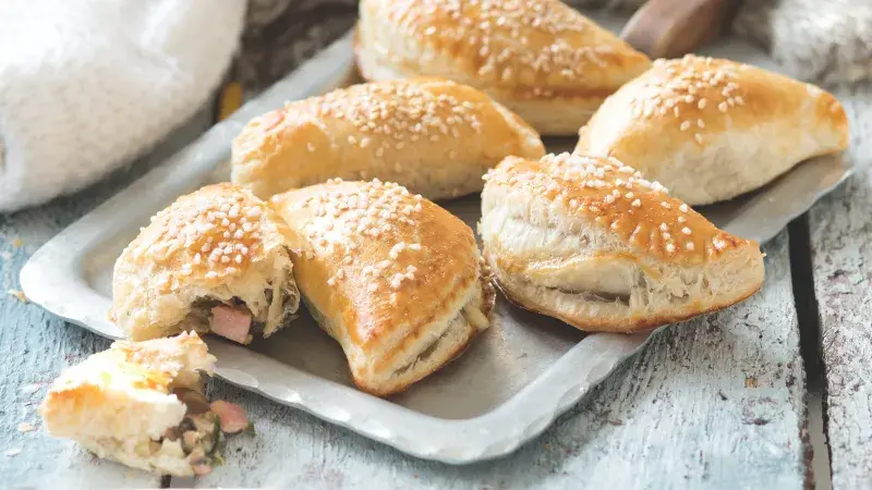 Kapsičky se šunkou a houbami