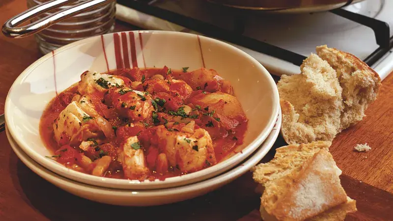 Rybí polévka s rajčaty