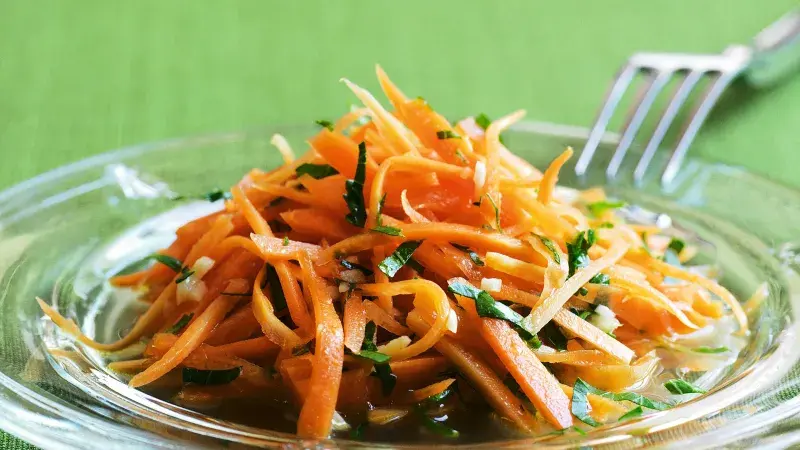 Karotkový salát po francouzsku