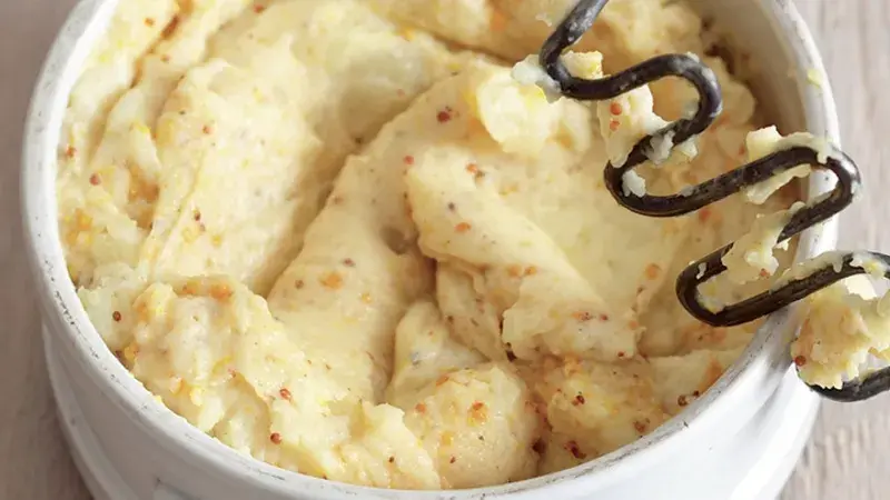 Bramborová kaše s medovou hořčicí