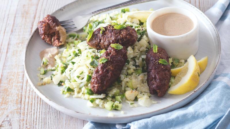 Kofty s tahini omáčkou a květákovou rýží