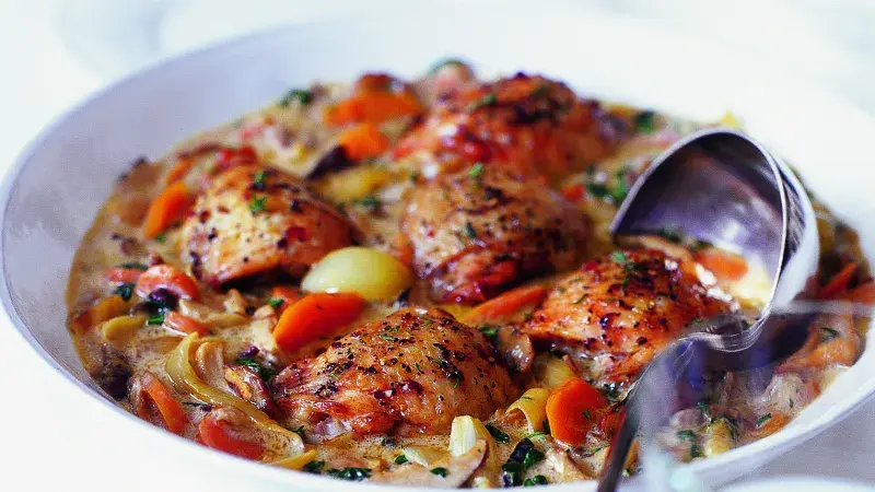 Kuře na houbách a smetaně