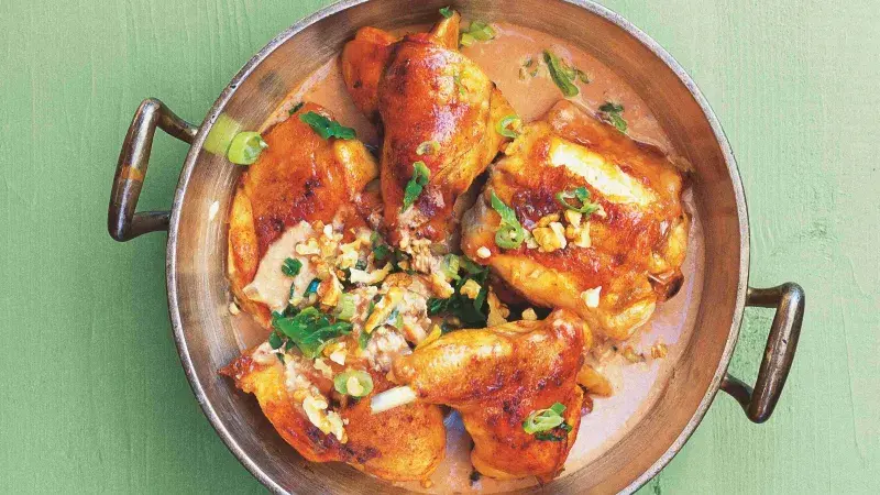 Králík s ořechovou omáčkou