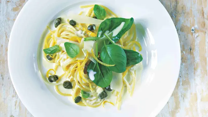 Krémové těstoviny s bazalkou