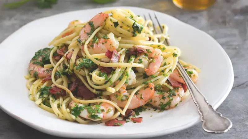 Linguine s krevetami a česnekovým máslem