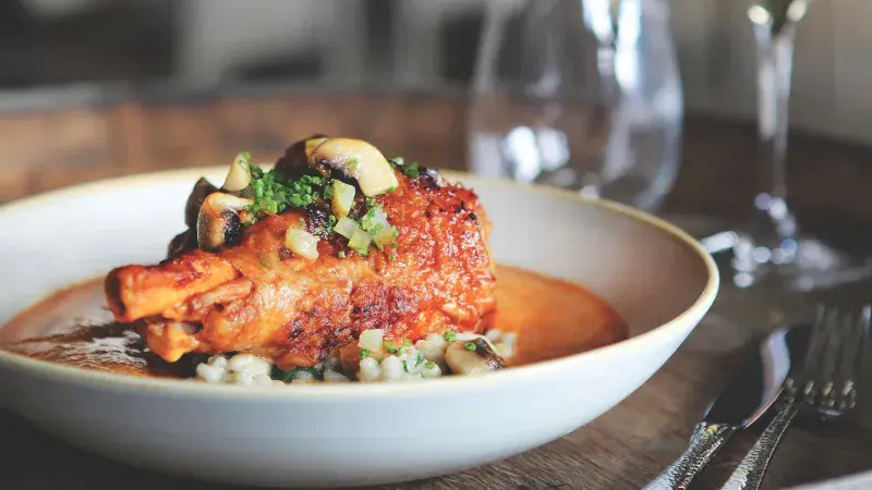 Dušení: Krůtí stehna na paprice