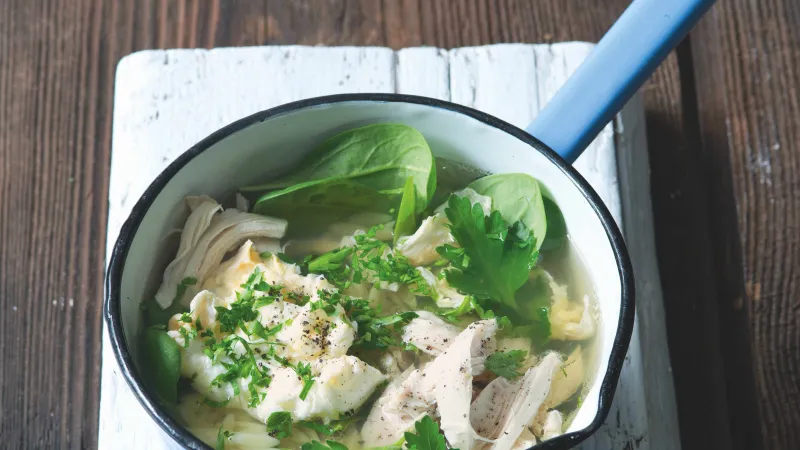 Kuřecí polévka se špenátem