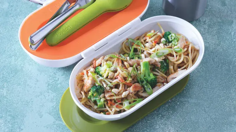 Kuřecí stir fry s nudlemi