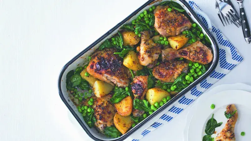 Kuře na hořčici a medu s bramborami a hráškem