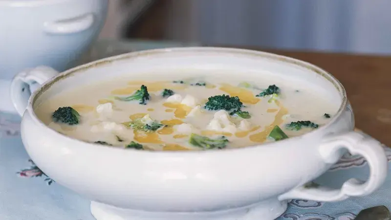 Květákovo-brokolicová polévka