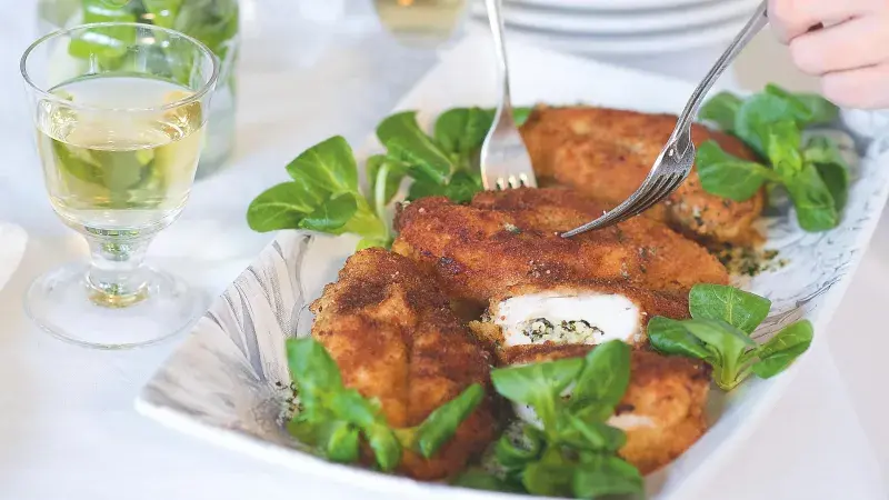 Plněné kuřecí řízky po kyjevsku