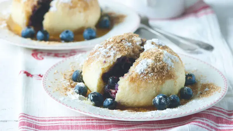 Kynuté borůvkové knedlíky