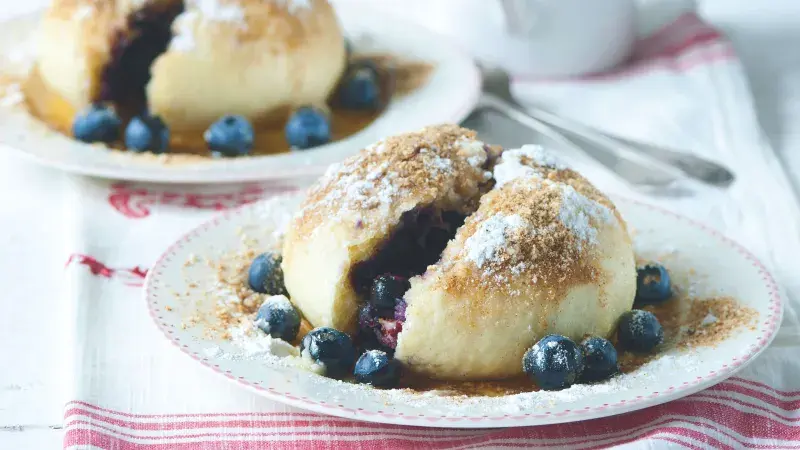 Kynuté borůvkové knedlíky