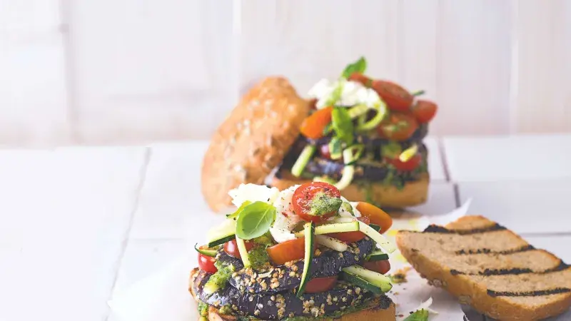 Lilkový burger s pestem