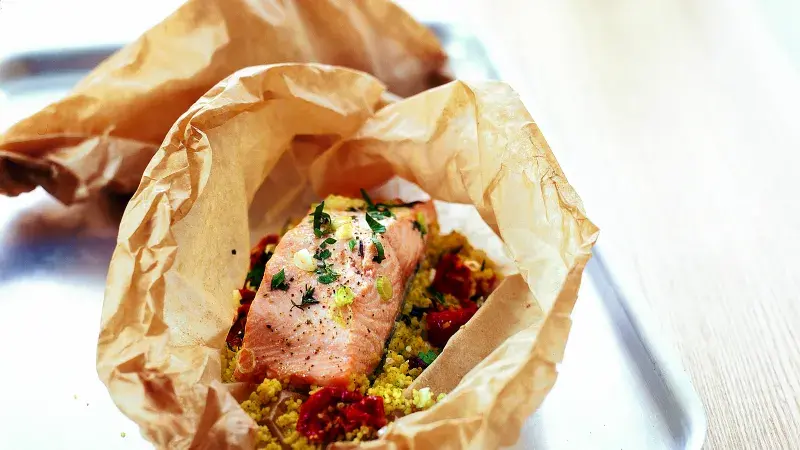 Kořeněný losos v balíčku