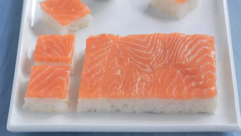 Lososové suši