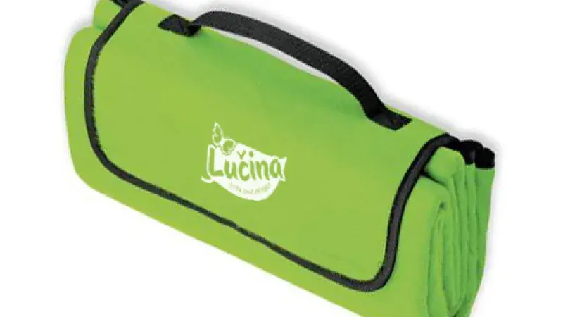 Vyhrajte 1 z 5 praktických piknikových dek Lučina