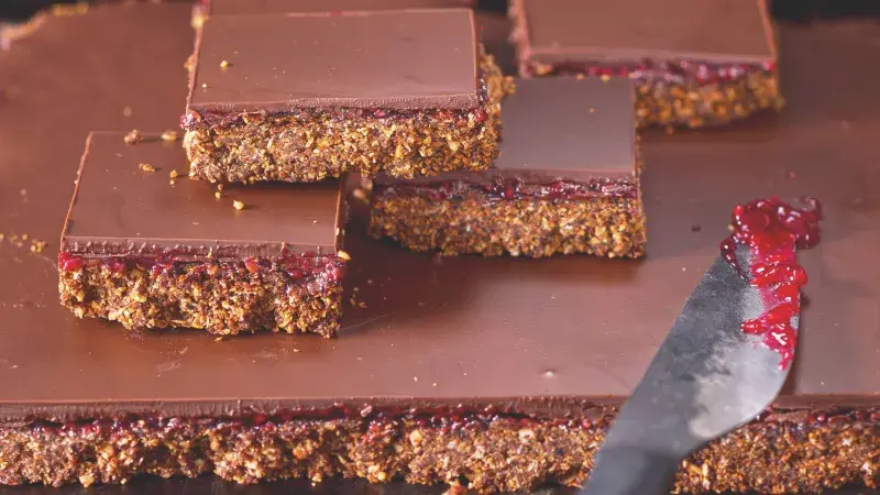 Malinové chia řezy