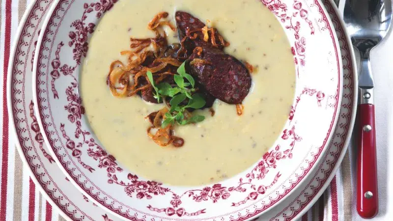 Bramborový krém s kroupovým jelítkem