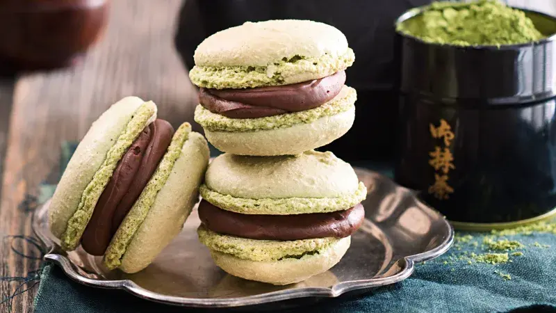 Matchakronky s čokoládovou náplní