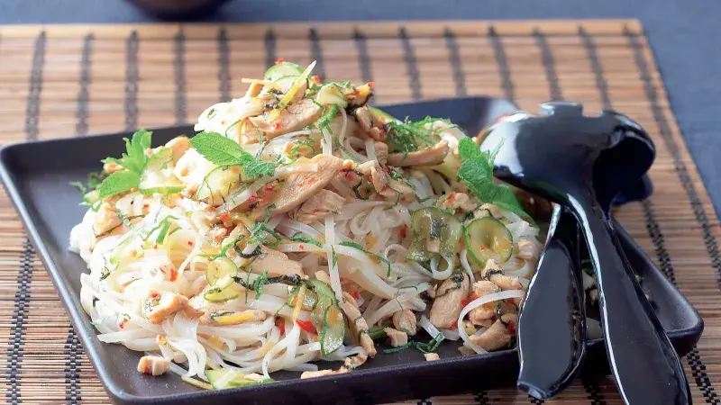 Mátové kuřecí nudle