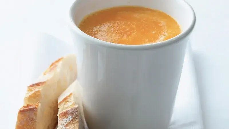 Mrkvová polévka s koriandrem