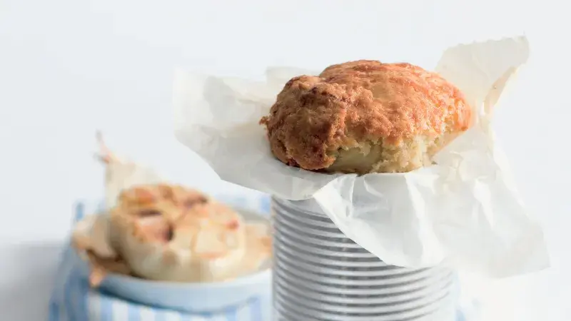 Muffiny s pečeným česnekem