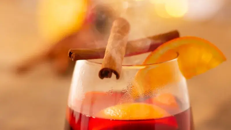 Nalaďte si adventní náladu svařeným vínem 