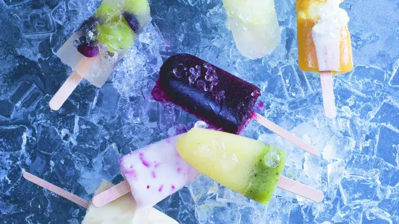 Dezert, který zvládne i úplný začátečník: Jak na domácí nanuky plus 22 receptů 