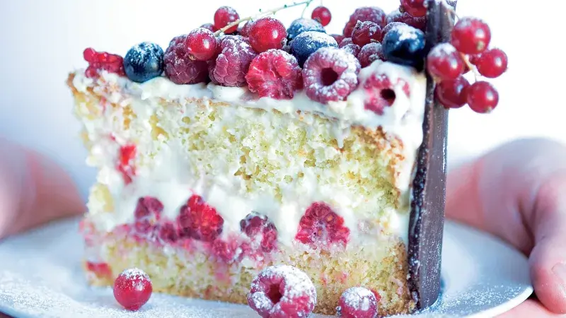 Narozeninový dort s ovocem