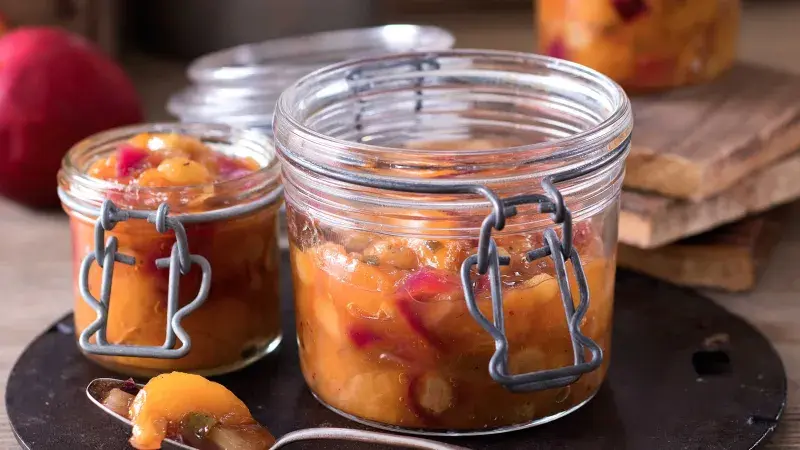 Nektarinkovo-fenyklové čatní