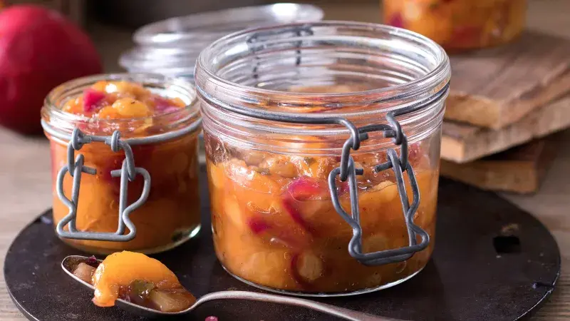 Nektarinkovo-fenyklové čatní