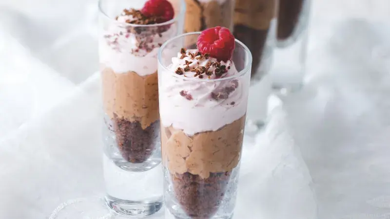 Pohár nepečený malinový cheesecake