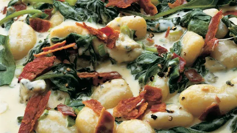 Nočky se dvěma druhy sýra a slaninou