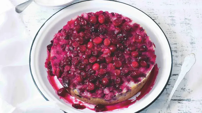 Brusinkový obrácený koláč