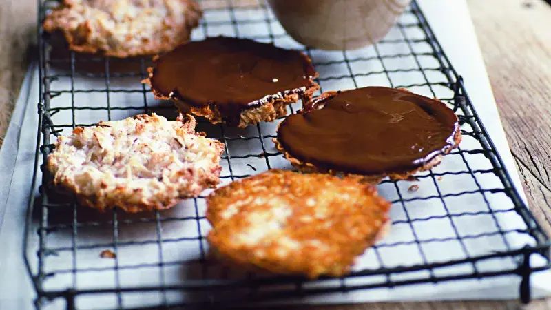 Kokosovo-čokoládové makronky