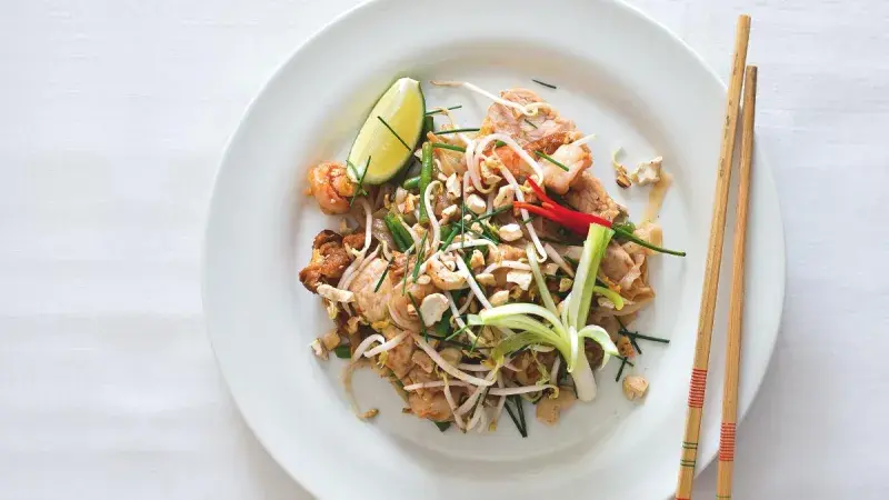 Smažené nudle pad thai