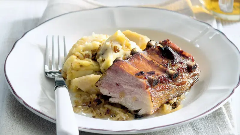 Pečený uzený vepřový bok s přesbidlem