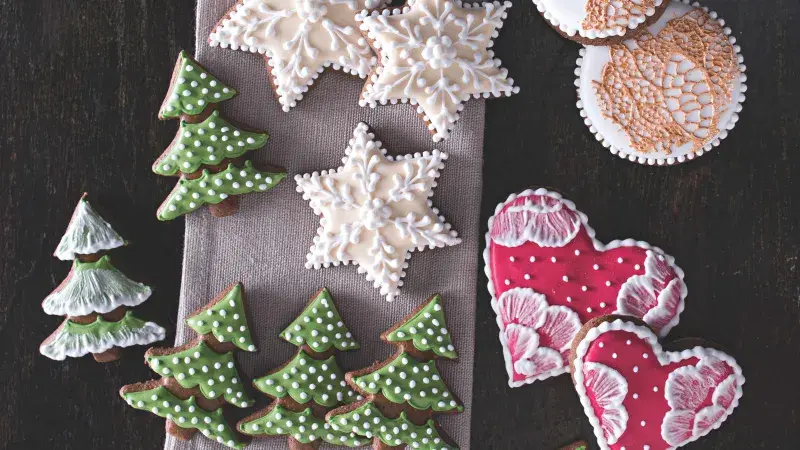 Perníčky s bílkovou polevou