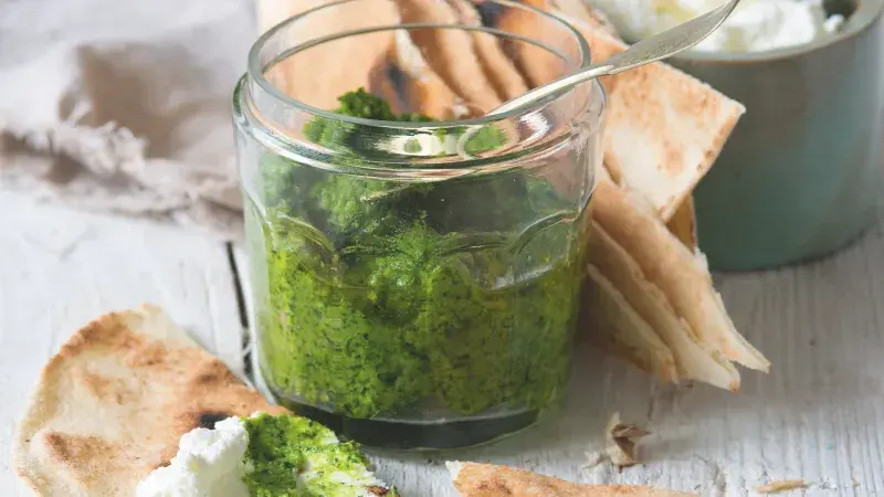 Pesto z ředkvičkových listů