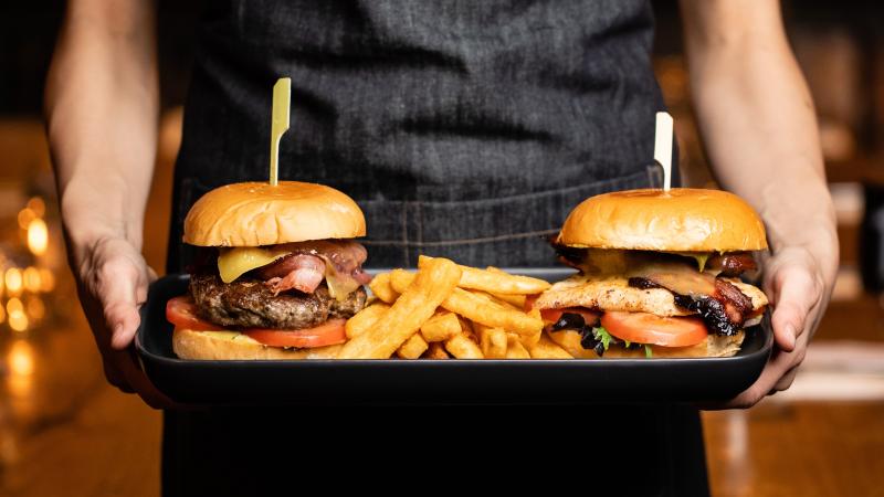 Nejproslulejší burgery světa: Už jste nějaký ochutnali?