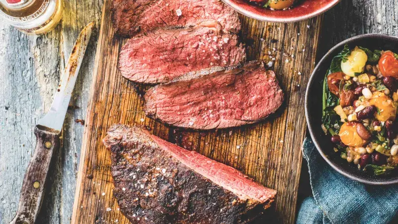 Picanha v cajunském koření s fazolovým salátem