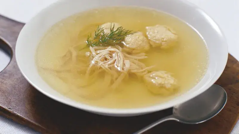 Kuřecí polévka s knedlíčky