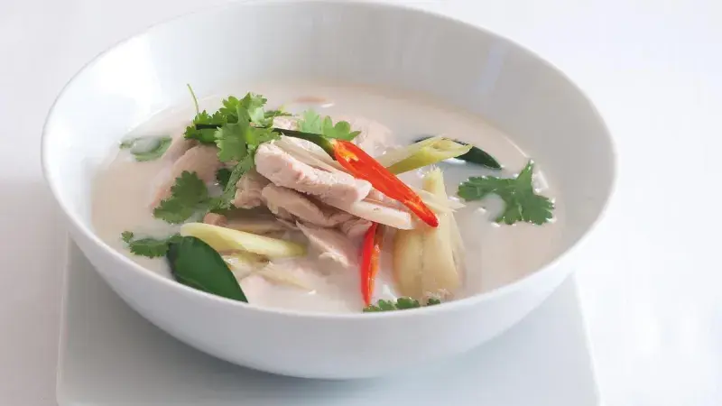 Polévka tom kha kai