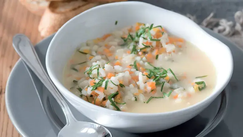 Polévka s citronem a vejci