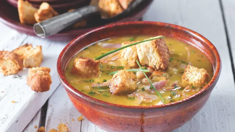 Polévka z bílých fazolí