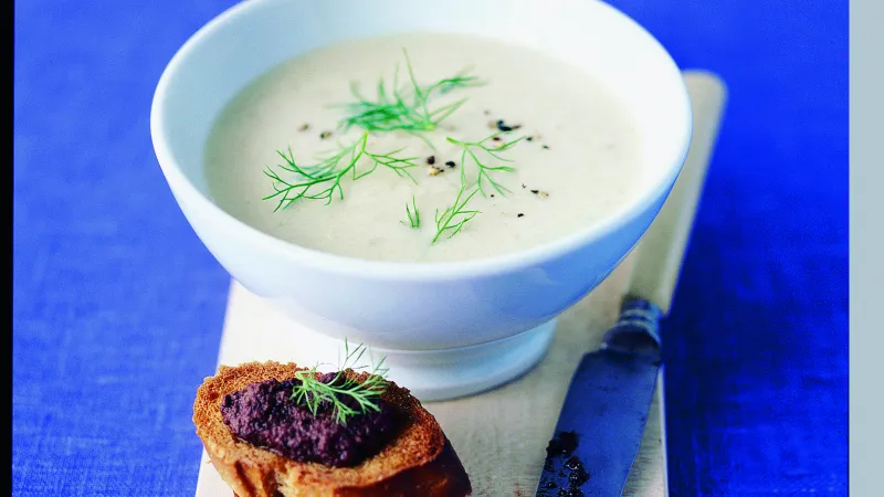 Fenyklovo-mandlová polévka