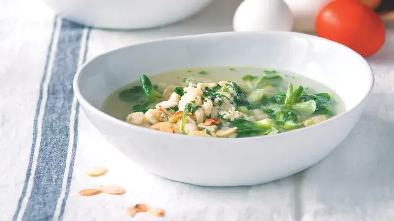 Polévka stracciatella