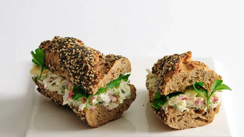 Tvarohová pomazánka s kedlubnami a ředkvičkami